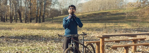 Fietser Broek Fleece Jack Een Moderne Carbon Hardtail Fiets Met — Stockfoto