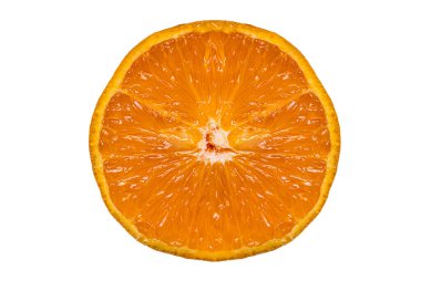 Çekirdeksiz dilimlenmiş turuncu ve güzel bir rengi var.