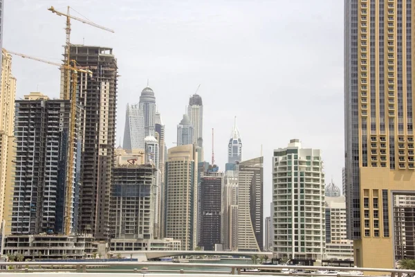 Dubai Marina şehir manzarası