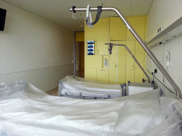 空ベッド病院でです 病院における緊急時の看護 — ストック写真