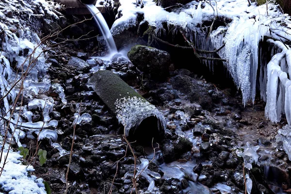 Frozen Stream Winter Frozen Brook Icicle Cave — Stock Photo, Image