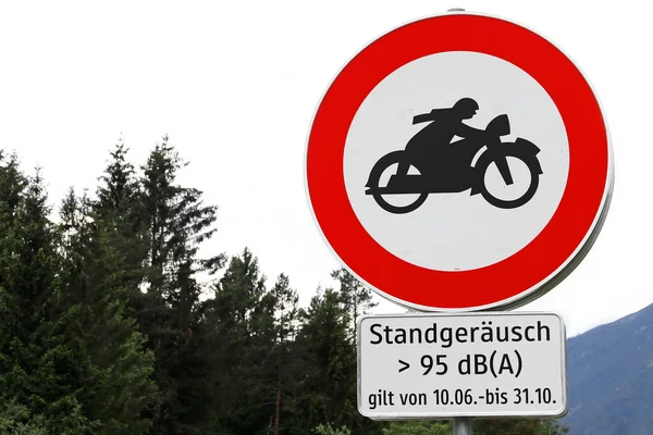 Schild Mit Fahrverbot Für Laute Motorräder Tirol — Stockfoto