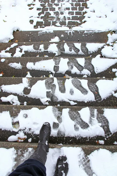 Rutschgefahr Winter Auf Einer Treppe Sturzgefahr Bei Glatten Treppen — Stockfoto