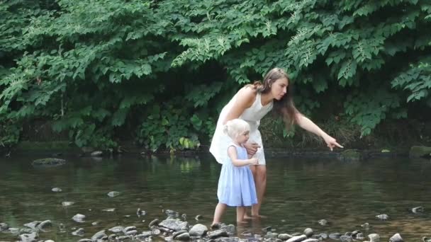 Mother Little Daughter Walking River — Stock Video