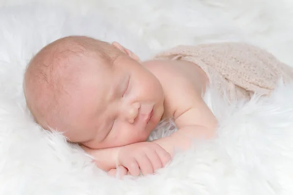 Slapende Pasgeboren Baby Een Deken — Stockfoto
