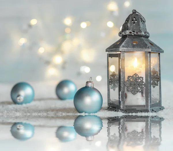 Vánoční Pozadí Vánoční Koule Lucernu Reflexe — Stock fotografie