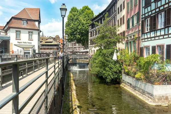 Utsikt över kvarteret Petit France i Strasbourg. — Stockfoto