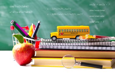 Okul konseptine geri dönelim. Okul malzemeleri.