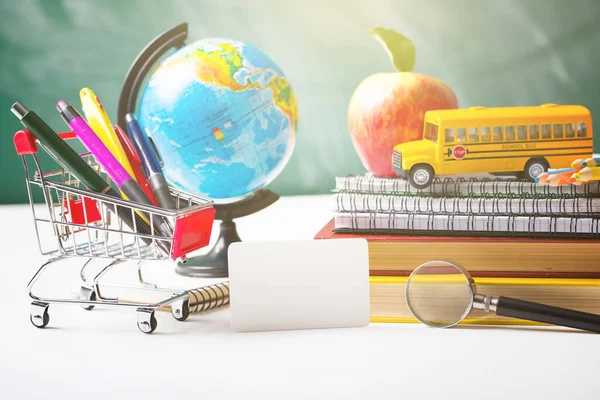 Okul konseptine geri dönelim. Okul malzemeleri.