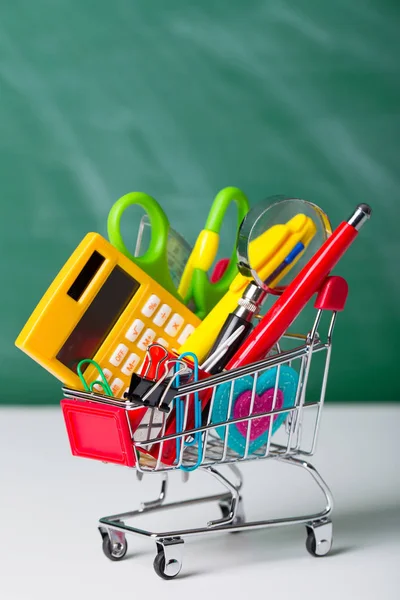 Okul konseptine geri dönelim. Okul malzemeleri.