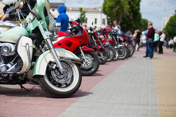 Мотоциклы Городской Дороге — стоковое фото