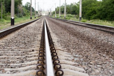 yakın çekim demiryolu raylarının. Kargo yolu eğitiyor. Ağır sanayi. Endüstriyel arka plan.