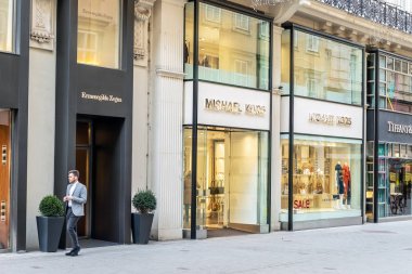 Viyana, Avusturya-16 Ocak 2019: Breguet lüks saatler mağaza Viyana eski şehir merkezinde