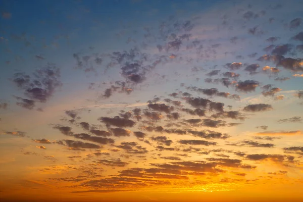 Dramatische Kleurrijke Rode Paarse Tot Blauwe Zonsondergang Zonsopgang Hemel Landschap — Stockfoto