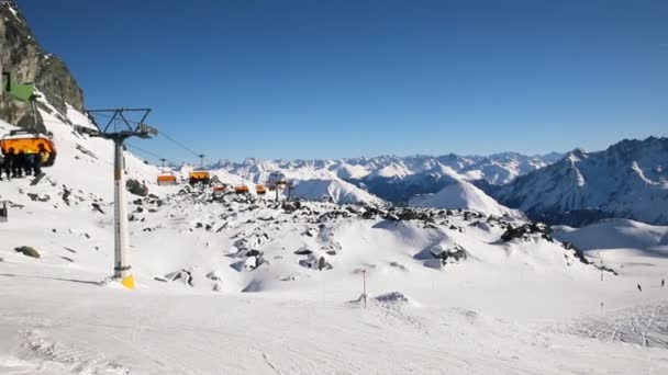 Remontées Mécaniques Sur Station Hiver Montagne Alpine Des Hautes Terres — Video