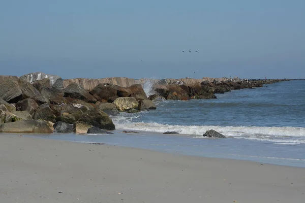 Волна Джетти Fernandina Beach Форт Клинч Стейт Парк Округ Насери — стоковое фото