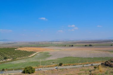 Tel Megiddo 'daki Jezreel Vadisi manzarası. Mahşer Vadisi olarak bilinir.
