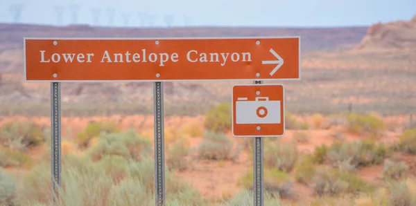 亚利桑那州北部格伦峡谷国家娱乐区下羚羊峡谷签名 — 图库照片