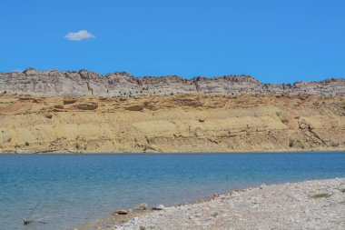 Ashley Ulusal Ormanı, Utah 'taki Flaming Vadisi Ulusal Dinlenme Alanı' ndaki rezervuar.