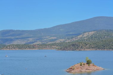Ashley Ulusal Ormanı, Utah 'taki Flaming Vadisi Ulusal Dinlenme Alanı' ndaki rezervuar.
