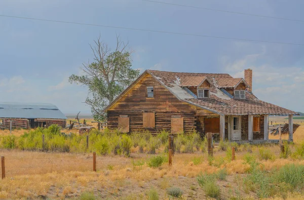 Rustic Rundown Old Abandoned Ruined Farm House Countryside Prairie Colorado — Stock Photo, Image