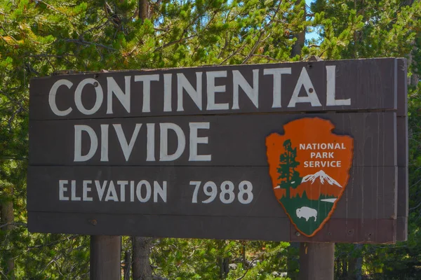 Continental Divide Sign Yellowstone National Park Wyoming — Stock fotografie