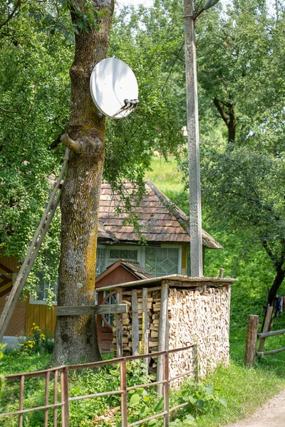 Parte Una Antigua Casa Rural Con Una Pila Leña Picada — Foto de Stock