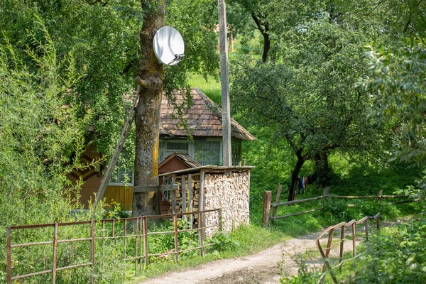 Parte Una Antigua Casa Rural Con Una Pila Leña Picada — Foto de Stock