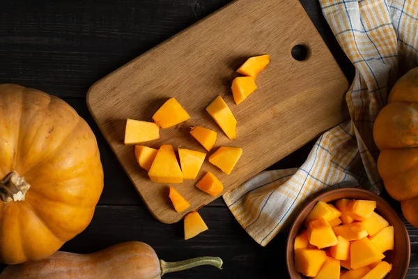 Wooden Black Table Lie Pumpkins Various Sizes Shapes Dishcloth Bowl — Stock Photo, Image