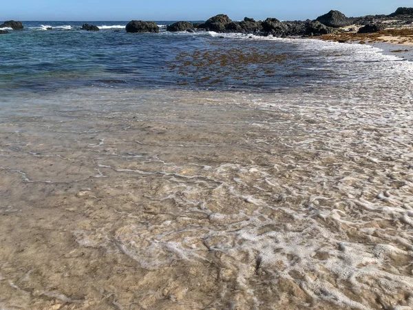 Мягкая Волна Голубого Океана Песчаном Пляже Остров Лансароте Испания — стоковое фото
