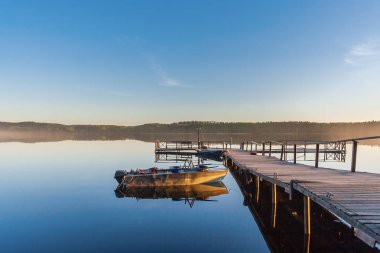 İskele, Karelya gölde yansıtma yüzeyi