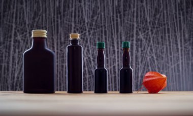 Masada uyuşturucu şişeleri