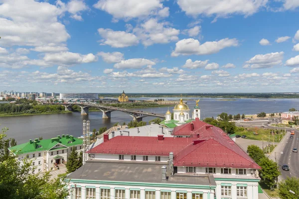 Pohled na nižní Novgorod Strelka a klášter z r — Stock fotografie