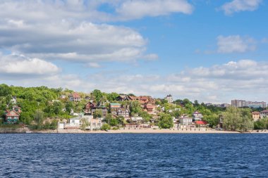 Samara, Rusya kenarında bankalarda özel evler