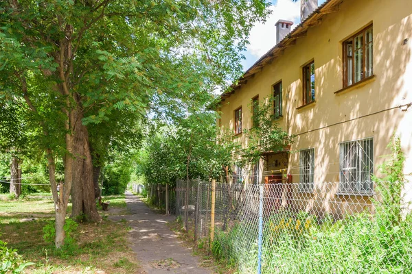 Tranquilo Acogedor Patio Una Antigua Casa Nizhny Novgorod — Foto de Stock