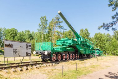 Fort Krasnaya Gorka köyü, Leningrad bölgesi / Rusya - 26 Haziran 2020: Rusya 'daki Krasnaya Kalesi' nde süper ağır silah sistemi