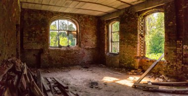 Leningrad, Belogorka 'daki Eliseevs' in terk edilmiş tuğla arazisi.