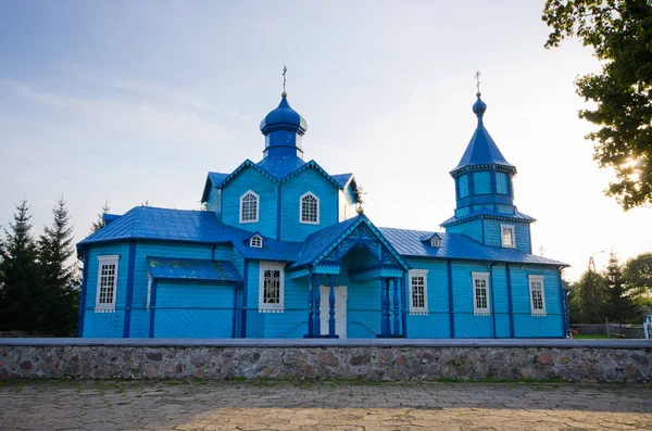 Narew ポーランドで青い木製教会 — ストック写真