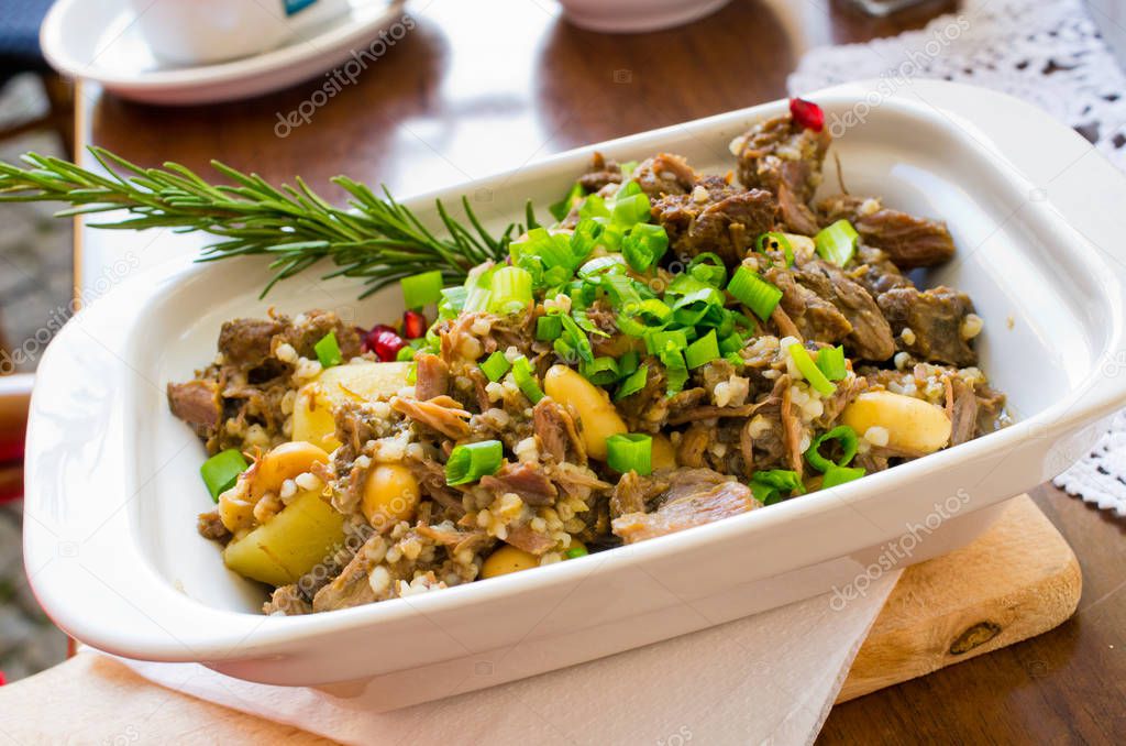 Beef in jewish style with chives