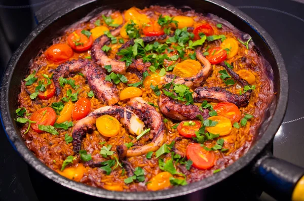 Deliciosa Paella Con Pulpo Sartén —  Fotos de Stock