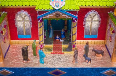 Krakow, Polonya - 11 Aralık 2017: Noel beşik. Bir sürü böyle cribs Noel'den önce kasabada sergilenen. Bu eski Lehçe gelenektir.