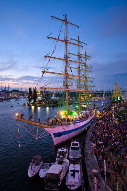 Szczecin, Polonya - 05 Ağustos 2017: Uzun gemi yarışları. Gemi yelken için uluslararası olay. Szczecin şehir Tall Ships yarışları Şu anki sponsorudur