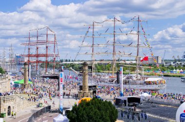 Szczecin, Polonya - 05 Ağustos 2017: Uzun gemi yarışları. Gemi yelken için uluslararası olay. Szczecin şehir Tall Ships yarışları Şu anki sponsorudur