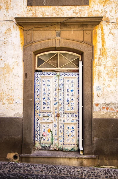 Funchal Madeira Adası Portekiz Mayıs 2017 Renkli Kapı Peri Boyalı — Stok fotoğraf