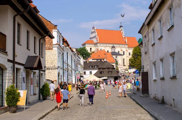 Kazimierz, Polonya - 08 Ağustos 2017: şehirde görünümü. Kazimierz nad Wisla eski Lehçe şehirlerinden biridir.