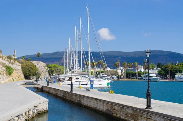 Haven van Kos-stad op het eiland, Griekenland — Stockfoto