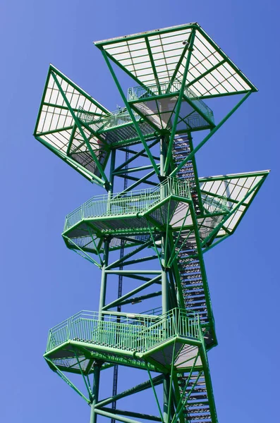 Toren in Kotowice in de buurt van Wroclaw, Polen — Stockfoto