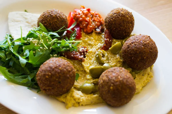 Falafels i hummus — Zdjęcie stockowe