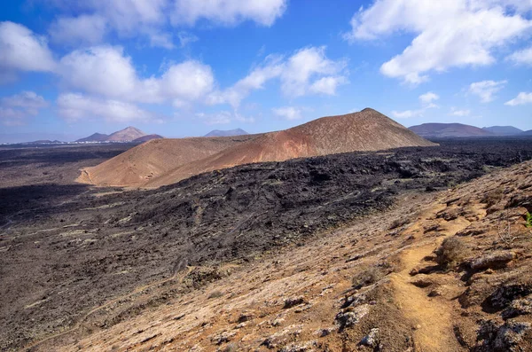 Lanzarote Adası 'nın volkanik manzarası - İspanya