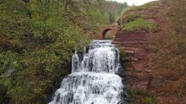 Dzhurinskiy Falls Ukrayna, üstten görünüm en büyük düz şelale mi